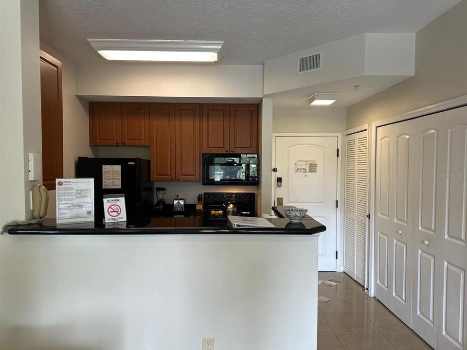 For Rent: $2,140 (1 beds, 1 baths, 671 Square Feet)