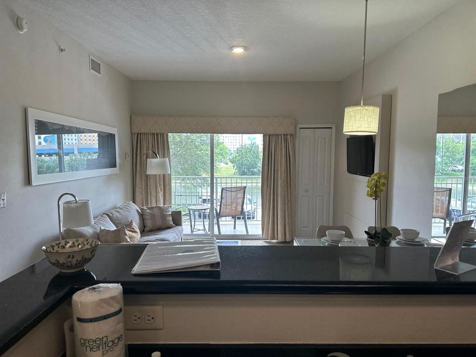 For Rent: $2,140 (1 beds, 1 baths, 671 Square Feet)