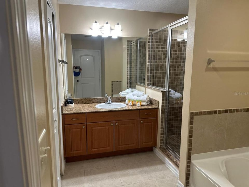 For Rent: $2,140 (1 beds, 1 baths, 671 Square Feet)