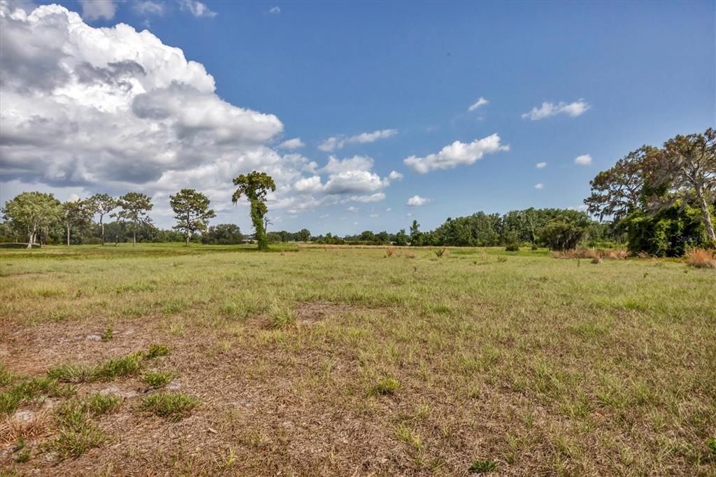 En Venta: $800,000 (10.26 acres)