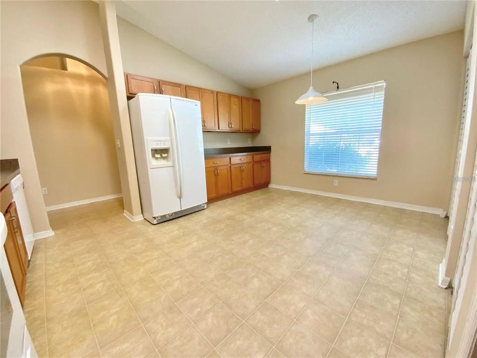 For Rent: $1,800 (3 beds, 2 baths, 1558 Square Feet)