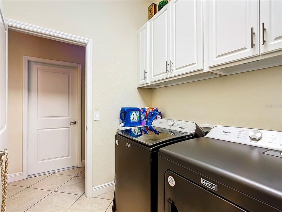 For Sale: $469,000 (3 beds, 2 baths, 2220 Square Feet)
