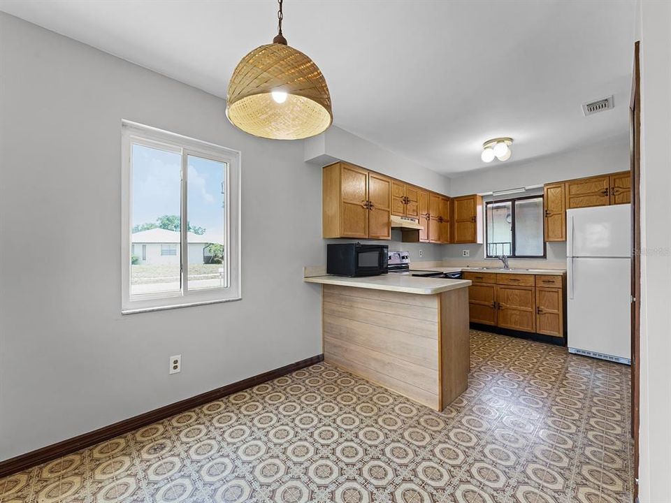 Active With Contract: $349,900 (3 beds, 2 baths, 1703 Square Feet)