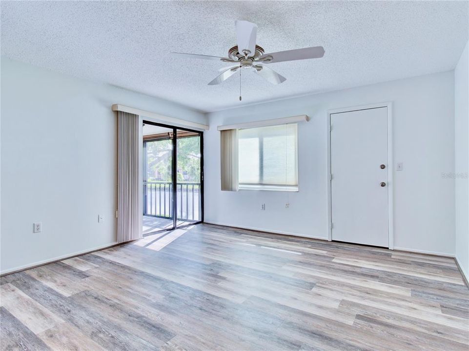 Master bedroom with 2 walking closet