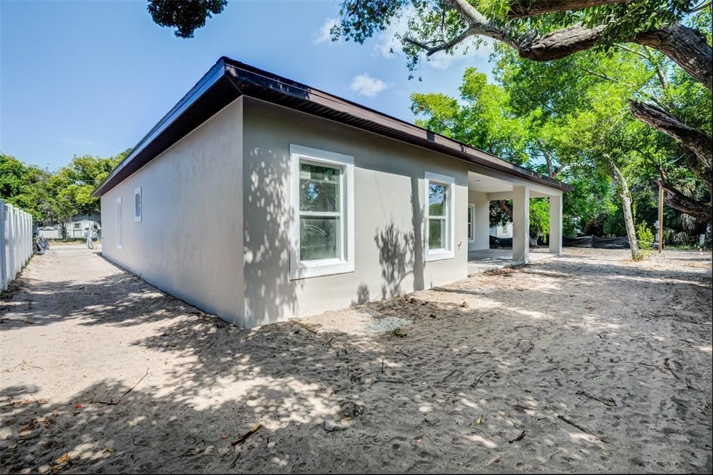 For Sale: $469,000 (3 beds, 2 baths, 1913 Square Feet)