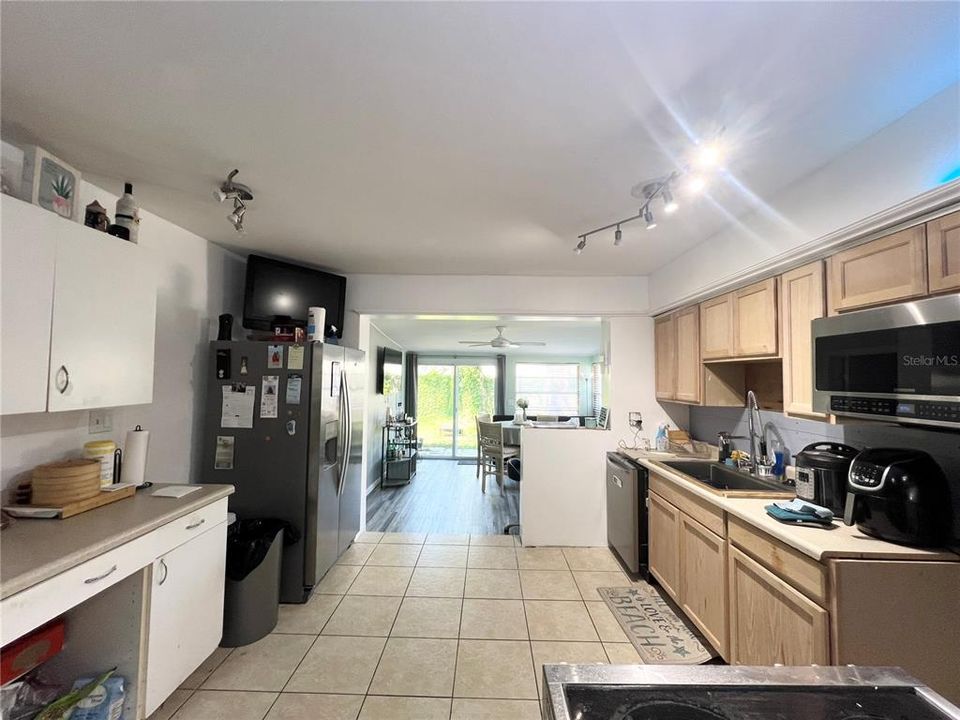 For Sale: $229,900 (3 beds, 1 baths, 1523 Square Feet)