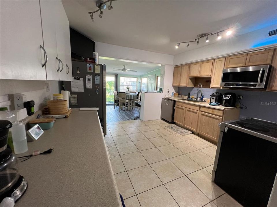 For Sale: $229,900 (3 beds, 1 baths, 1523 Square Feet)