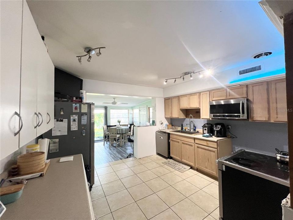 For Sale: $229,900 (3 beds, 1 baths, 1523 Square Feet)