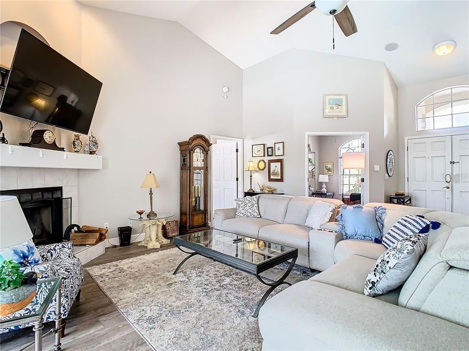 For Sale: $489,000 (4 beds, 2 baths, 1896 Square Feet)