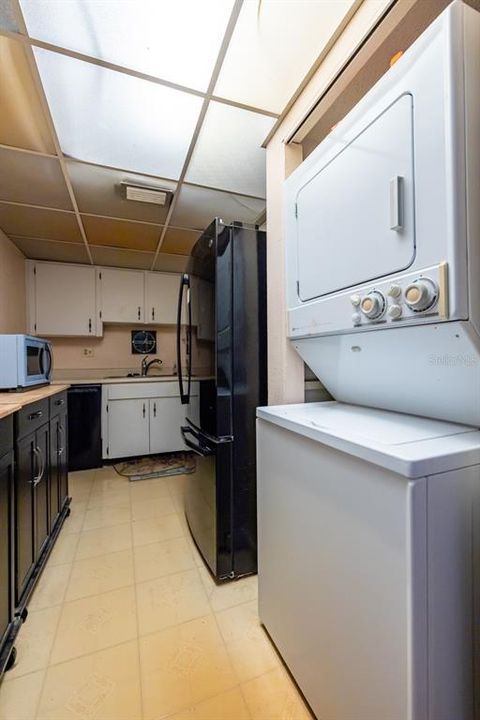 Active With Contract: $130,000 (2 beds, 2 baths, 925 Square Feet)