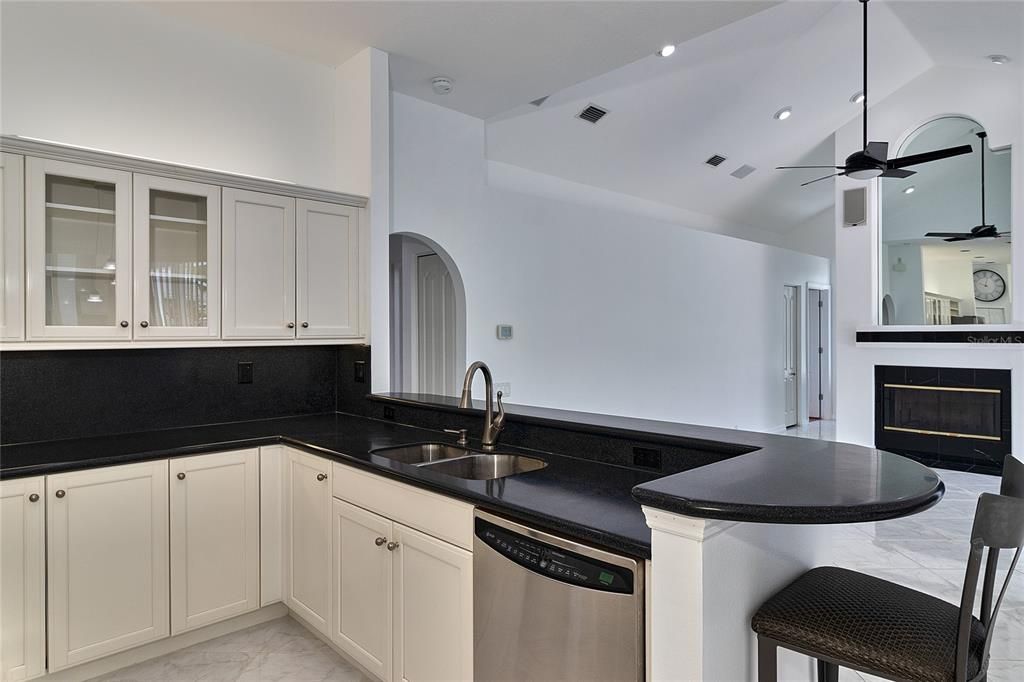 BREAKFAST BAR - CORIAN COUNTERTOPS