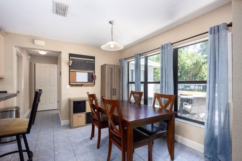 Active With Contract: $385,000 (3 beds, 2 baths, 1936 Square Feet)