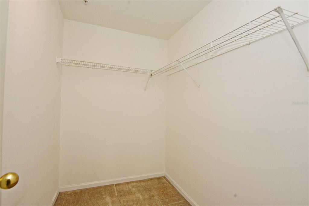 XL Walk-in Closet