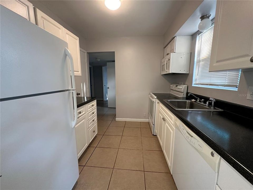 For Rent: $2,195 (3 beds, 2 baths, 980 Square Feet)