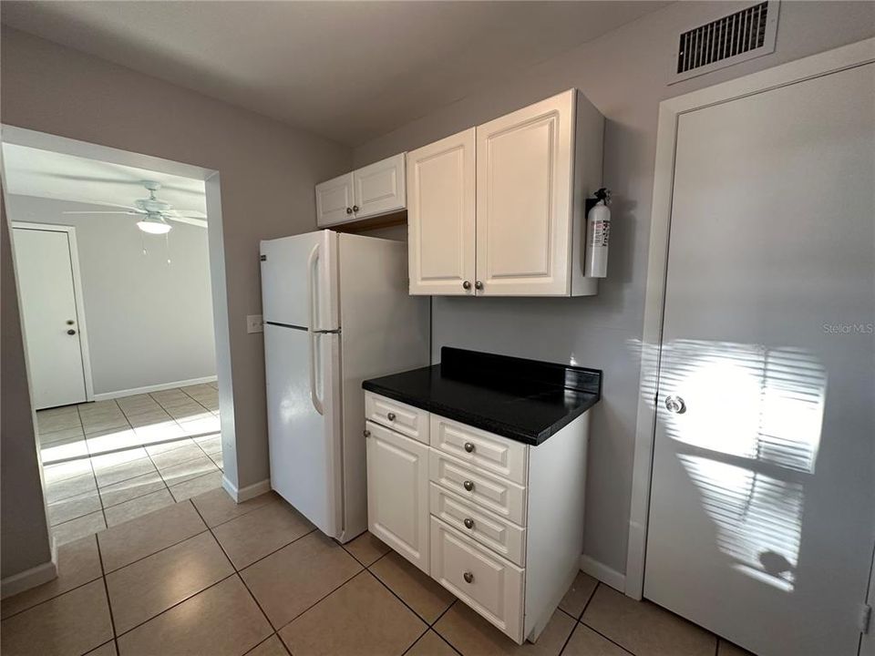 For Rent: $2,195 (3 beds, 2 baths, 980 Square Feet)