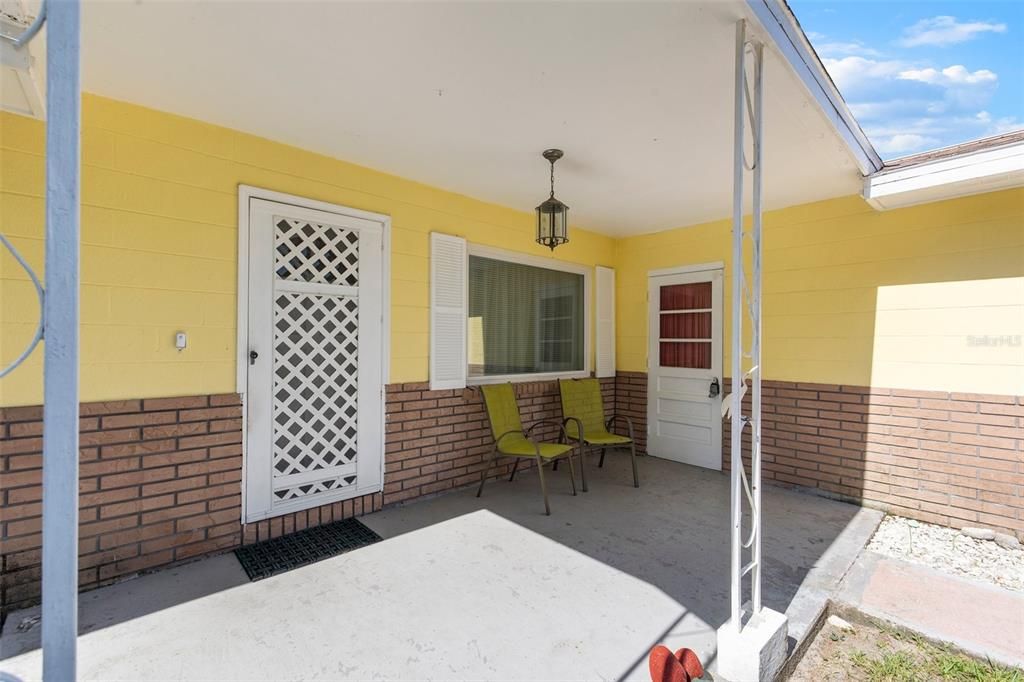 For Sale: $269,900 (2 beds, 2 baths, 1268 Square Feet)