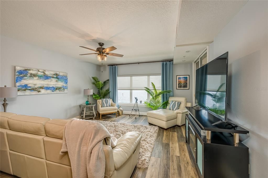 For Sale: $442,900 (2 beds, 2 baths, 1627 Square Feet)