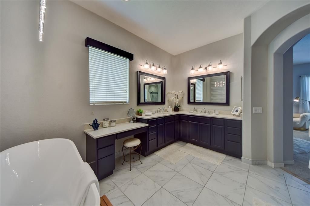 Beautifully Remodeled Spa Like Primary Bathroom With His/Hers Sinks/Vanity and Soaker Tub