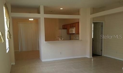 Active With Contract: $1,900 (3 beds, 2 baths, 1266 Square Feet)