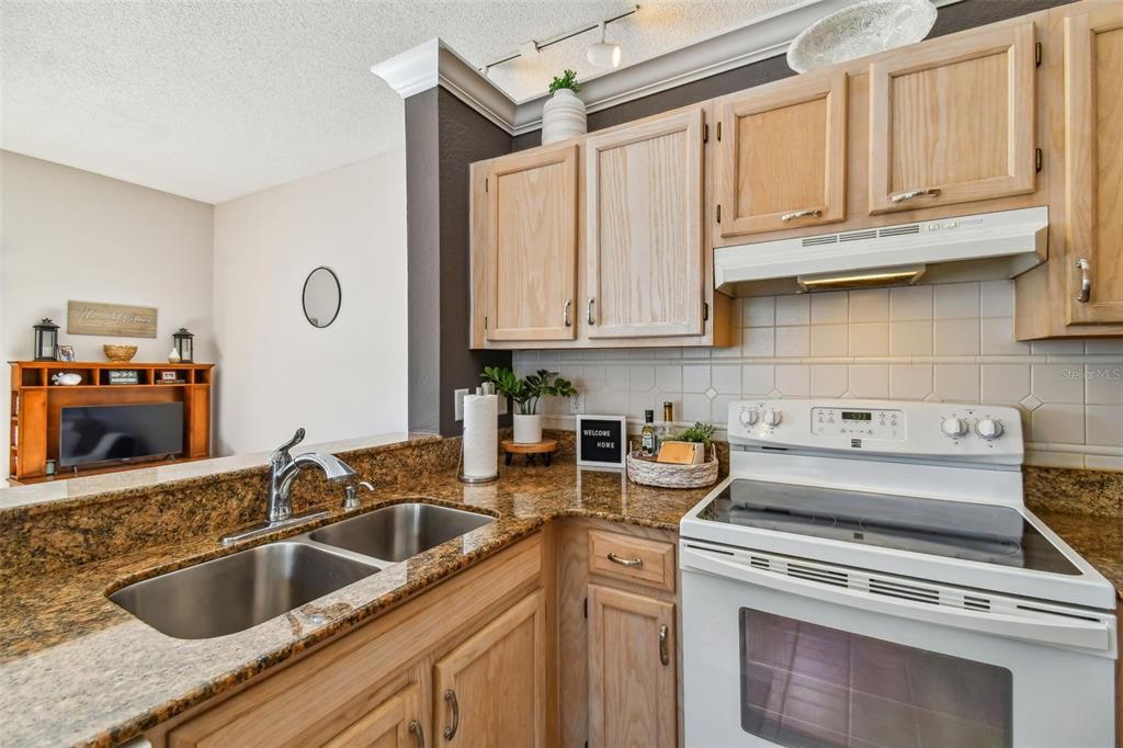 For Sale: $489,900 (1 beds, 1 baths, 1084 Square Feet)