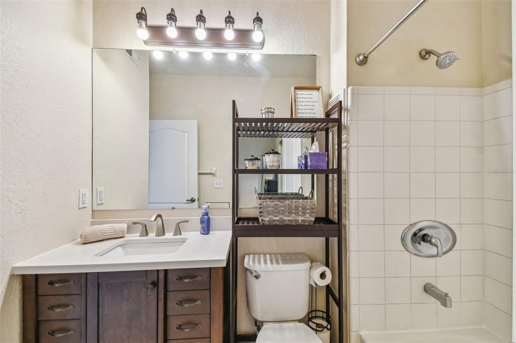 For Sale: $469,000 (1 beds, 1 baths, 1084 Square Feet)