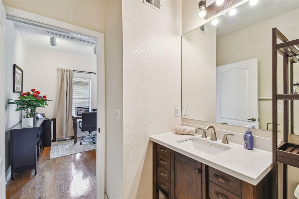 For Sale: $469,000 (1 beds, 1 baths, 1084 Square Feet)