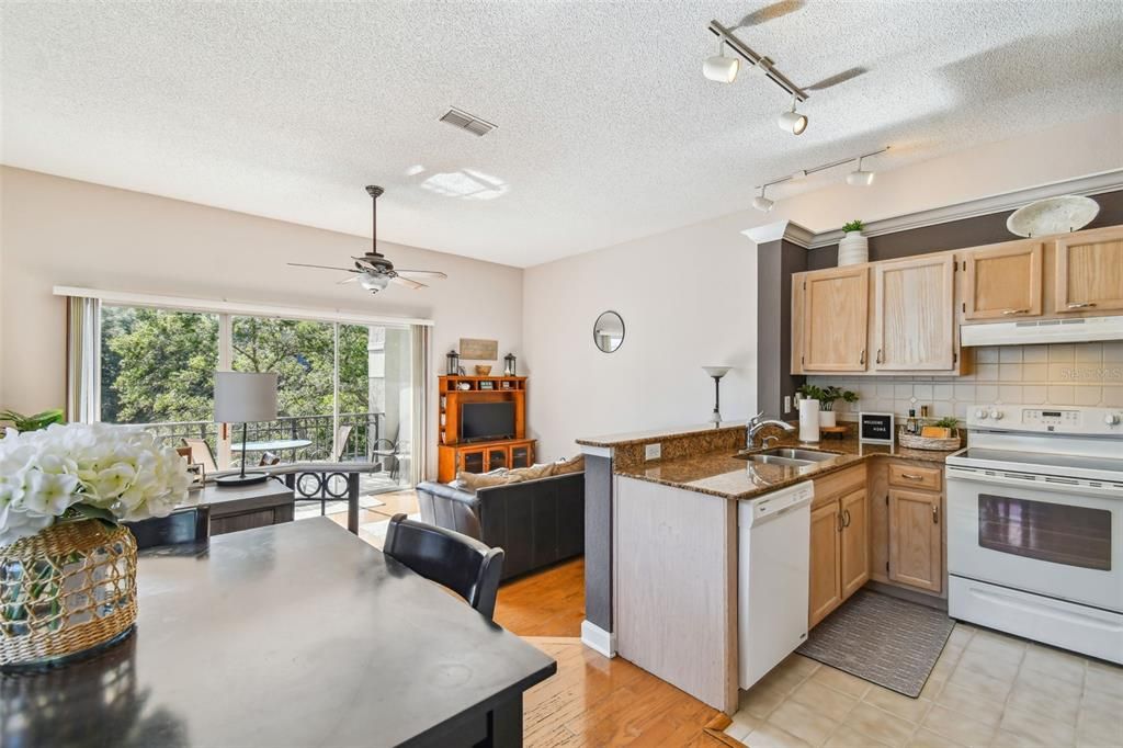 For Sale: $469,000 (1 beds, 1 baths, 1084 Square Feet)