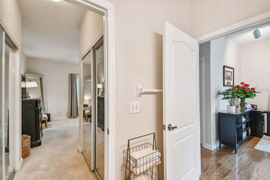 For Sale: $469,000 (1 beds, 1 baths, 1084 Square Feet)