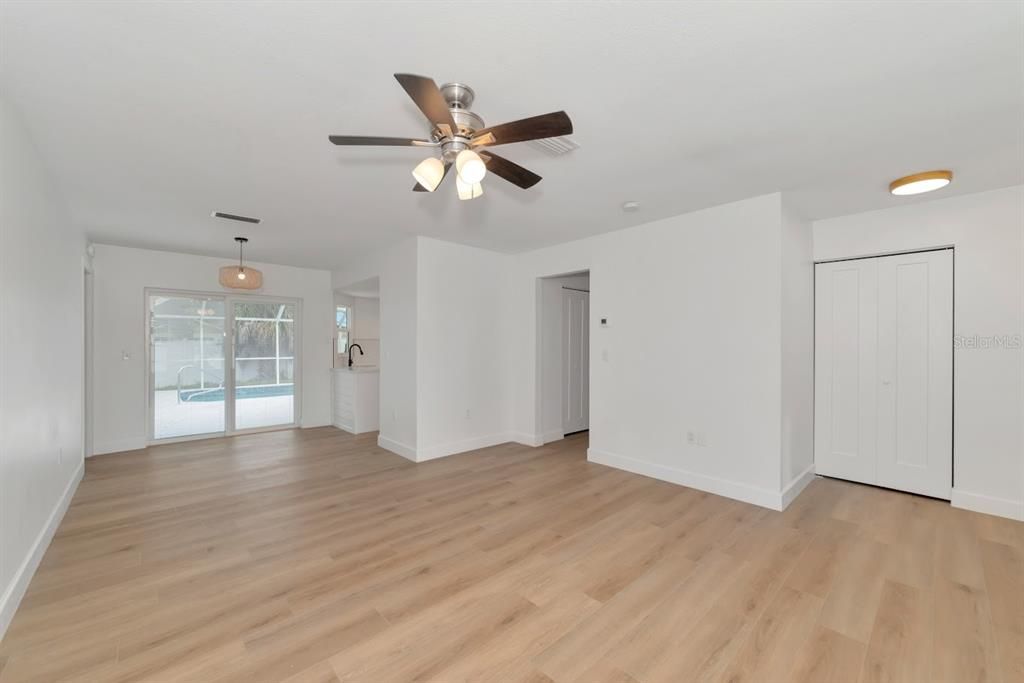 For Sale: $479,900 (3 beds, 2 baths, 1120 Square Feet)