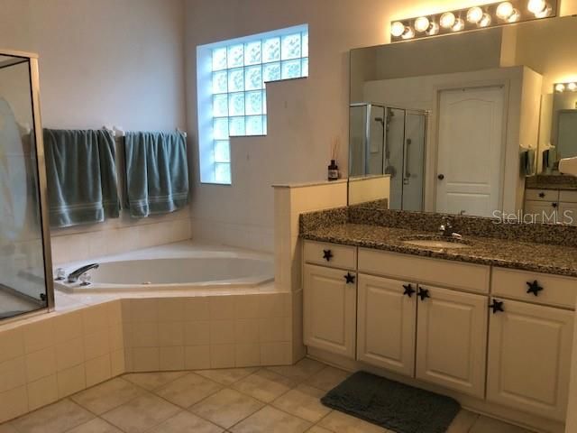 For Rent: $3,200 (4 beds, 2 baths, 2673 Square Feet)