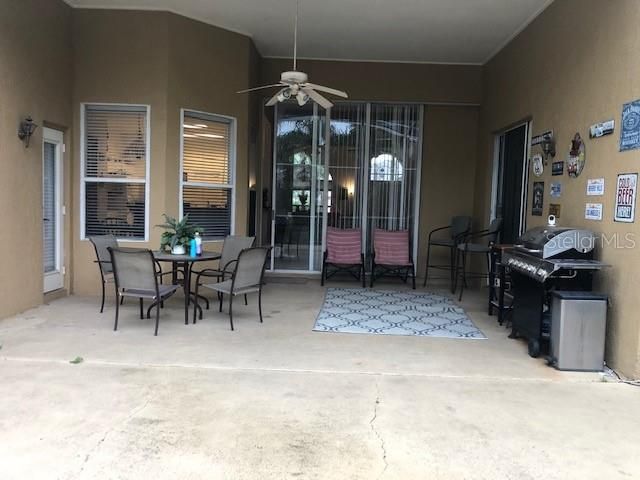 For Rent: $3,200 (4 beds, 2 baths, 2673 Square Feet)