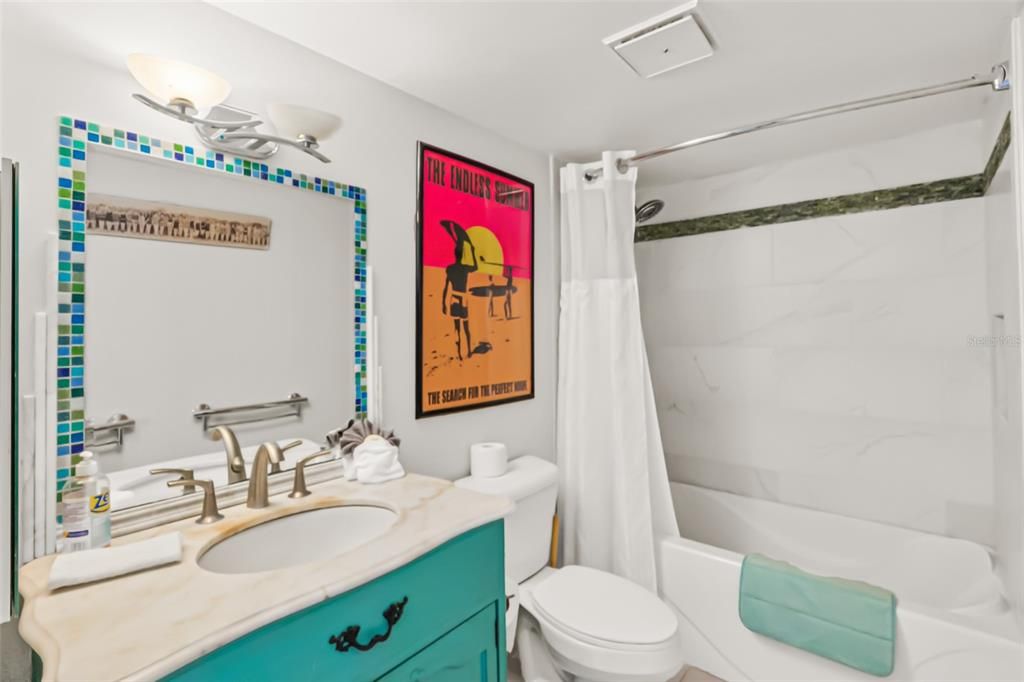 Active With Contract: $449,900 (2 beds, 2 baths, 1347 Square Feet)