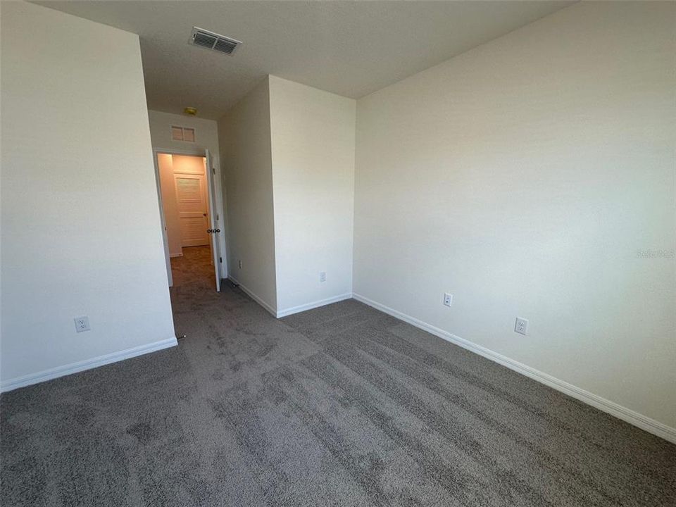 For Rent: $2,200 (3 beds, 2 baths, 1776 Square Feet)
