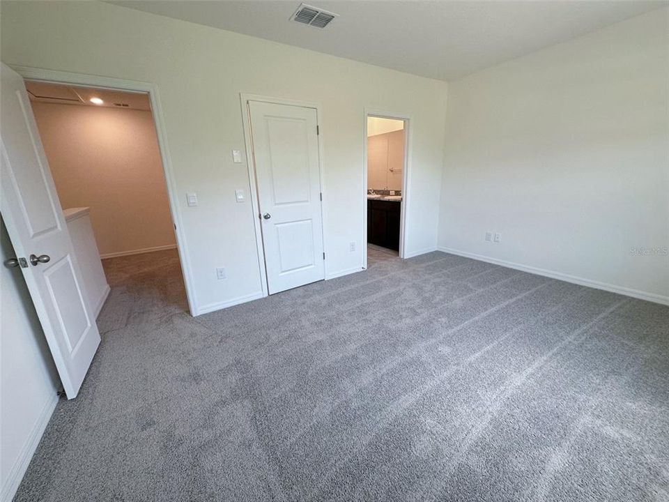 For Rent: $2,200 (3 beds, 2 baths, 1776 Square Feet)