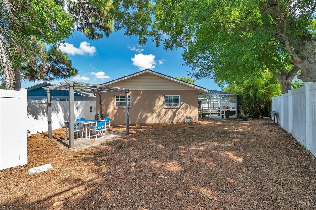 Active With Contract: $525,000 (3 beds, 2 baths, 1962 Square Feet)