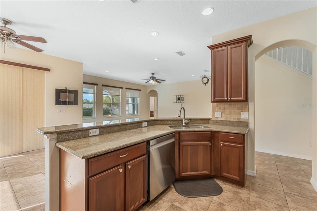 Active With Contract: $3,500 (5 beds, 3 baths, 3203 Square Feet)