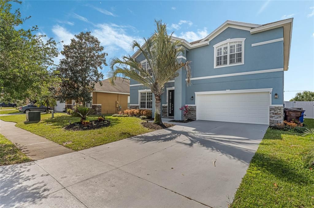 Active With Contract: $3,500 (5 beds, 3 baths, 3203 Square Feet)