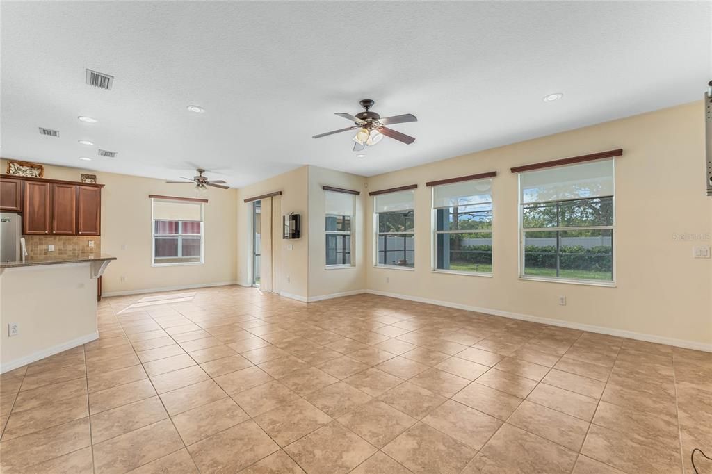 Active With Contract: $3,500 (5 beds, 3 baths, 3203 Square Feet)