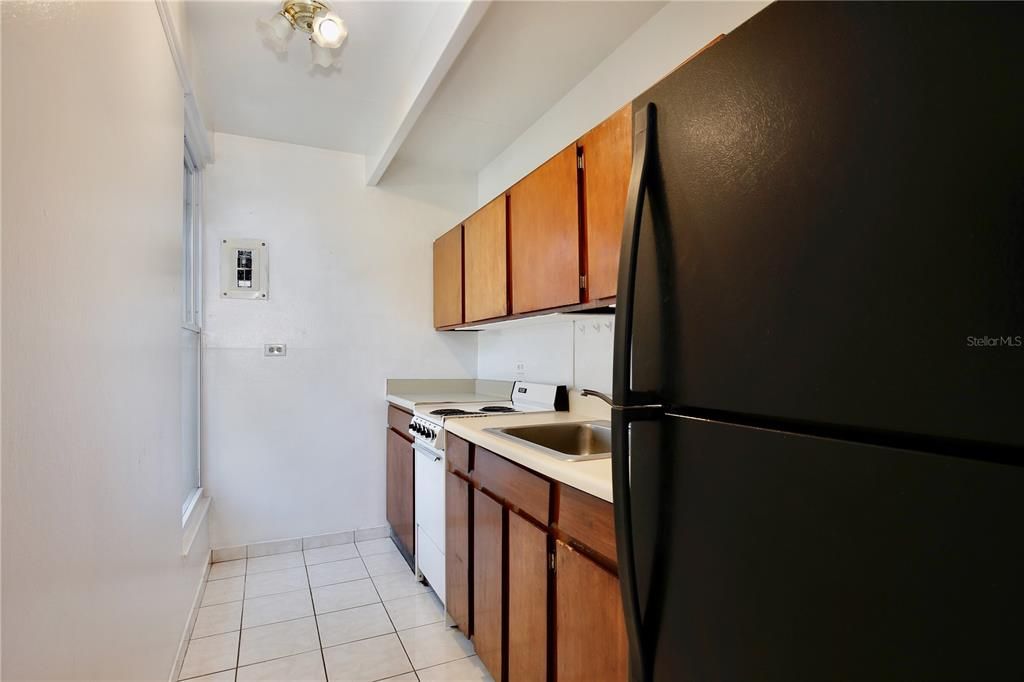 Active With Contract: $89,000 (1 beds, 1 baths, 648 Square Feet)