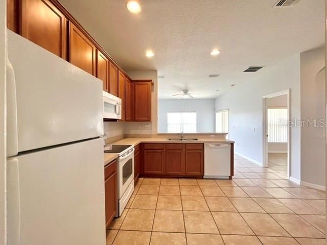 For Rent: $2,195 (3 beds, 2 baths, 1630 Square Feet)