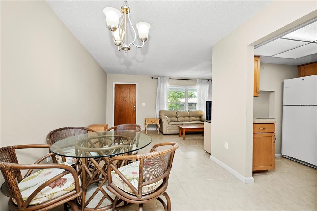 For Sale: $150,000 (1 beds, 1 baths, 647 Square Feet)