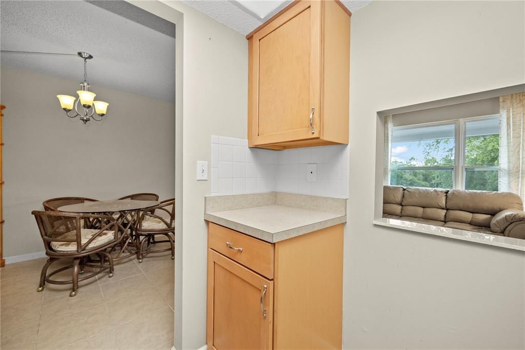 For Sale: $150,000 (1 beds, 1 baths, 647 Square Feet)