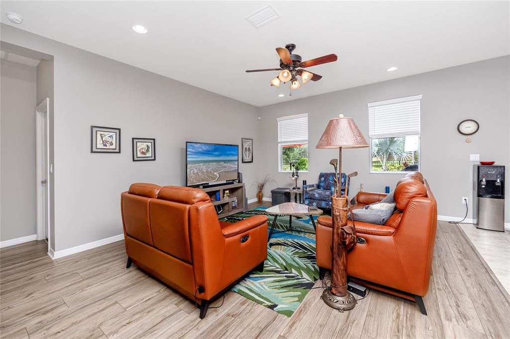 Active With Contract: $405,000 (4 beds, 2 baths, 1864 Square Feet)