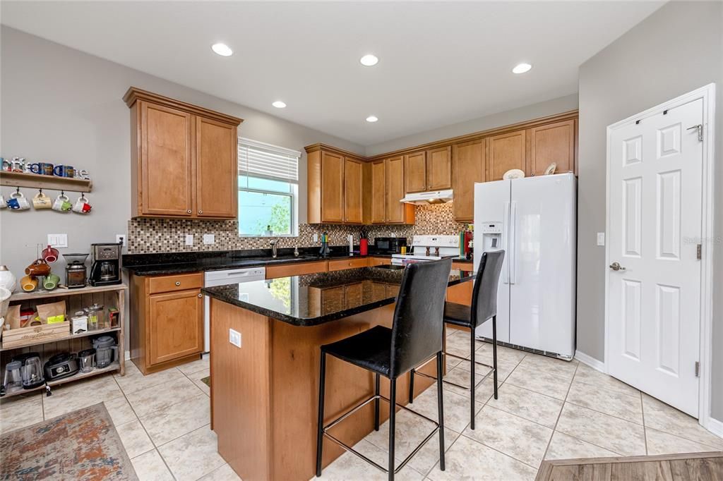 Active With Contract: $405,000 (4 beds, 2 baths, 1864 Square Feet)