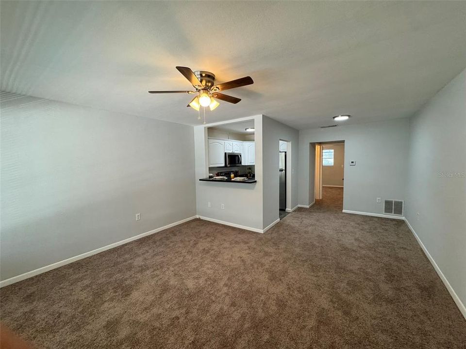 Active With Contract: $95,000 (1 beds, 1 baths, 640 Square Feet)