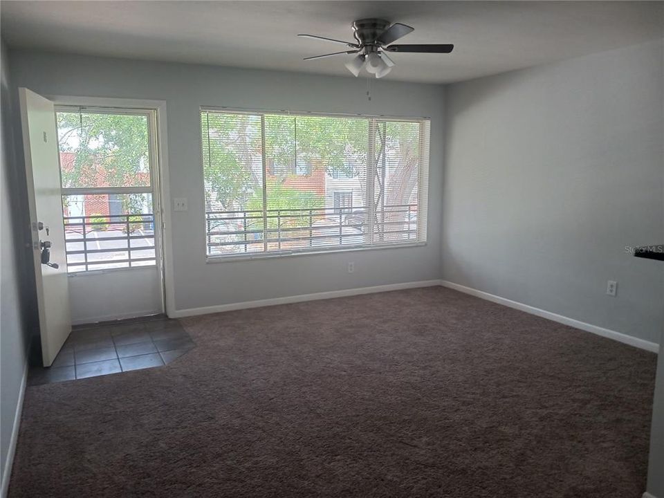 Active With Contract: $95,000 (1 beds, 1 baths, 640 Square Feet)