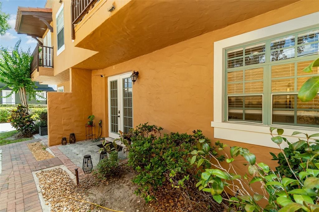 For Sale: $575,000 (3 beds, 3 baths, 1870 Square Feet)