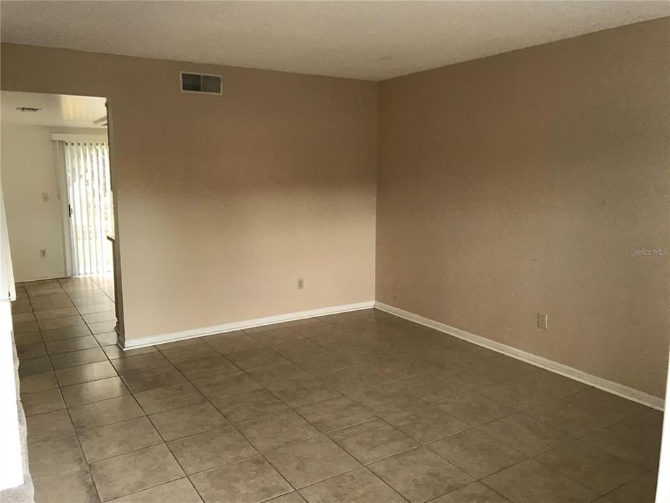 Active With Contract: $1,440 (2 beds, 2 baths, 942 Square Feet)