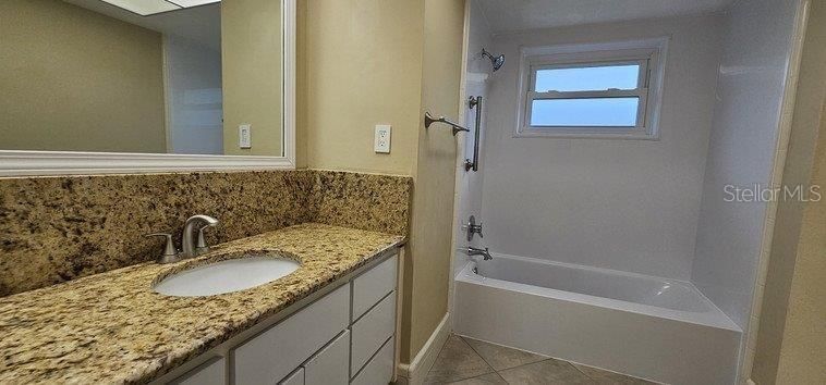 Recently Rented: $2,700 (2 beds, 2 baths, 1700 Square Feet)