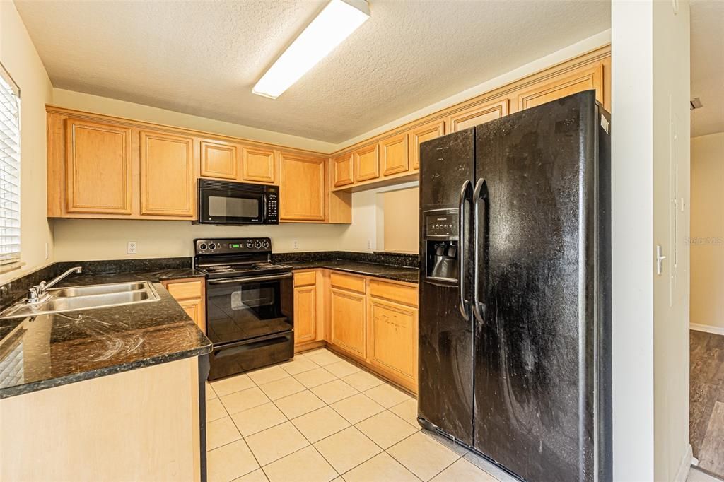 For Rent: $2,195 (3 beds, 3 baths, 1560 Square Feet)